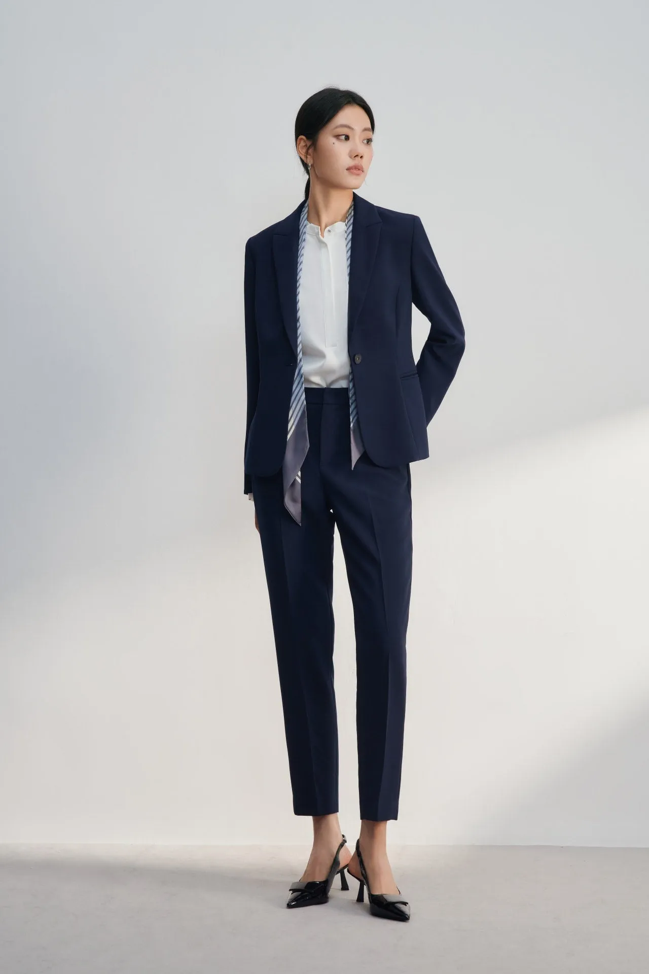 Multi-Way Stretch Suit Blazer With Scarf