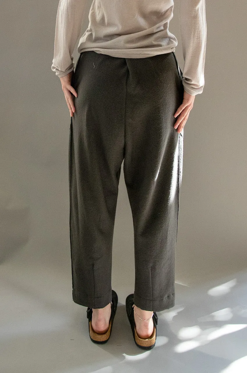 Transit Par Such Relaxed Wool Trouser in Mud